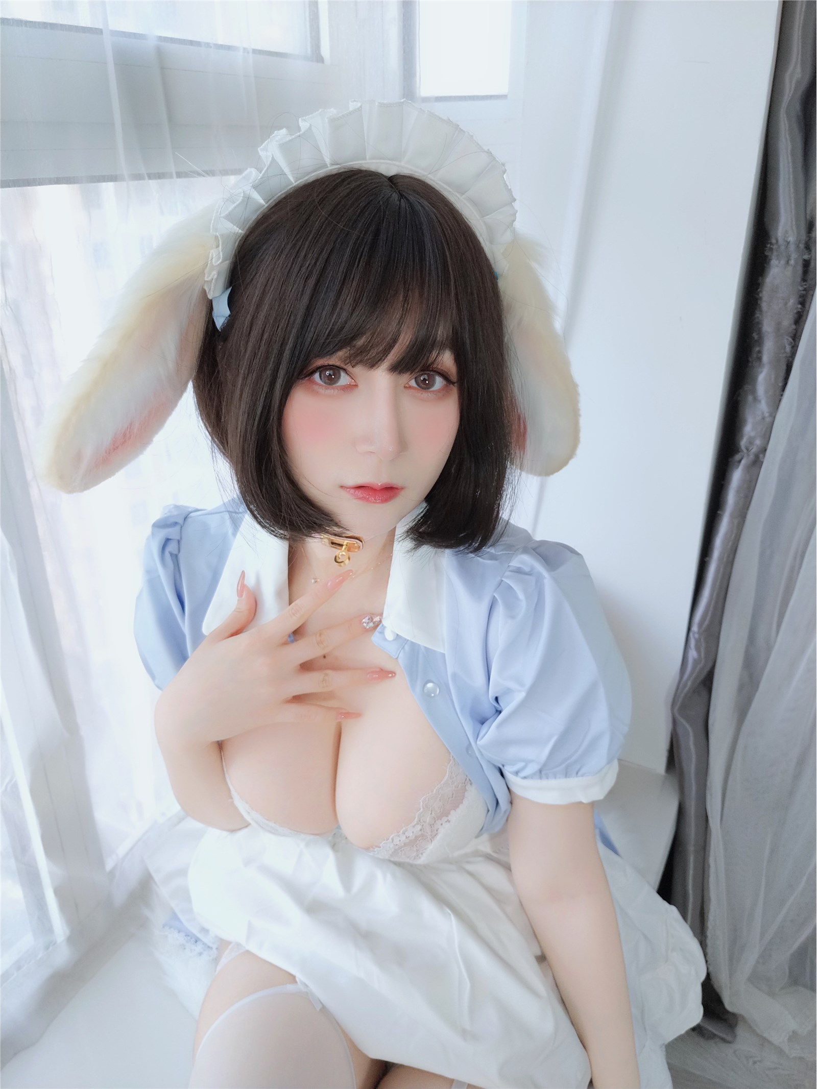 Miss Coser, Silver 81 NO.110 February 2022 February 2022 February 22 Rabbit Ear Maid 2(9)